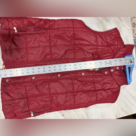 Tweeds Burgundy Quilted Puffer Vest Animal Print Lining Womens Size Medium - Picture 6 of 7